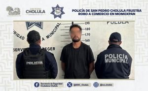 Policía de San Pedro Cholula frustra robo a comercio en Momoxpan