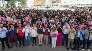 Entrega Tonantzin Fernández becas a jóvenes estudiantes y deportistas de San Pedro Cholula