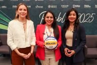 Acompaña Tonantzin Fernández al gobernador Alejandro Armenta en la presentación del Mundial de Voleibol de Playa Sub 21