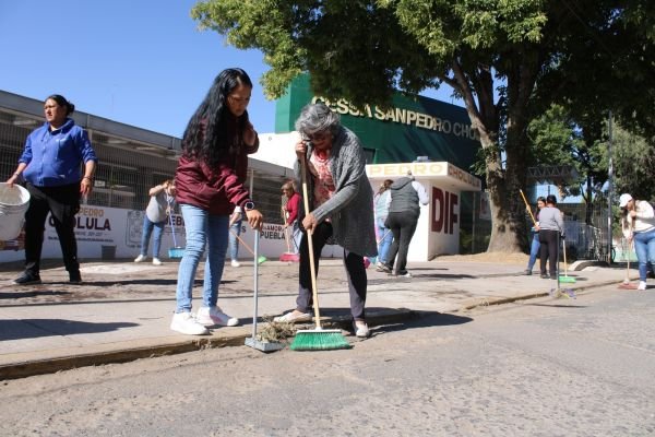 Encabeza Lupita Fernández faena comunitaria en el DIF Municipal