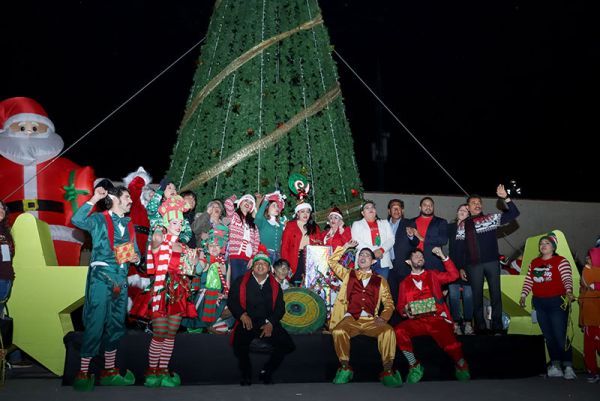 Realiza Gobierno de Cholula encendido del árbol navideño