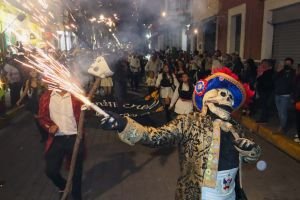 El Desfile de Animeros llenó de magia y color a San Pedro Cholula