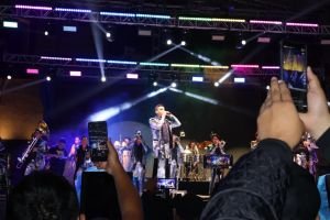 La vibra de Carnaval llega a la 75 Feria de Cholula con banda La Misteriosa