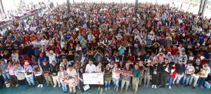 Tonantzin Fernández encabeza la entrega de tarjetas de la Beca Universal Rita Cetina en el CELMA