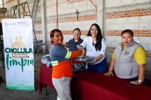 Reafirma Tonantzin Fernández compromiso con personal de Limpia: entregan kits de protección impermeable