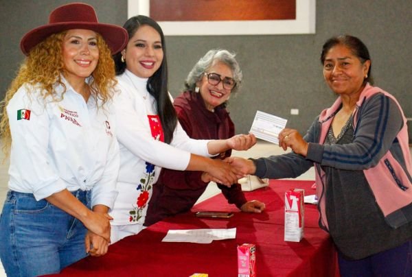 Fortalece Gobierno de San Pedro Cholula el acceso a la nutrición con afiliación al programa “Leche para el Bienestar”