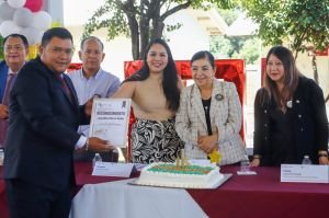 Tonantzin Fernández anuncia pavimentación de la avenida de acceso al CECyTE de Almoloya