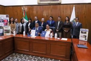 Firma Ayuntamiento de San Pedro Cholula convenio con el Instituto de Ciencias de la BUAP